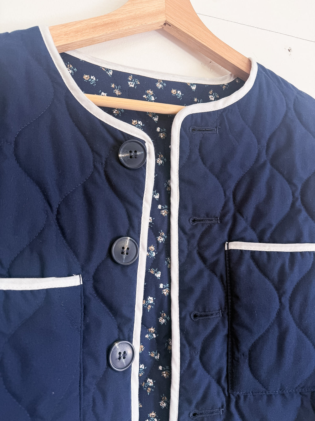 Bomber matelassé réversible avec motif de fleurs Joie – seconde main