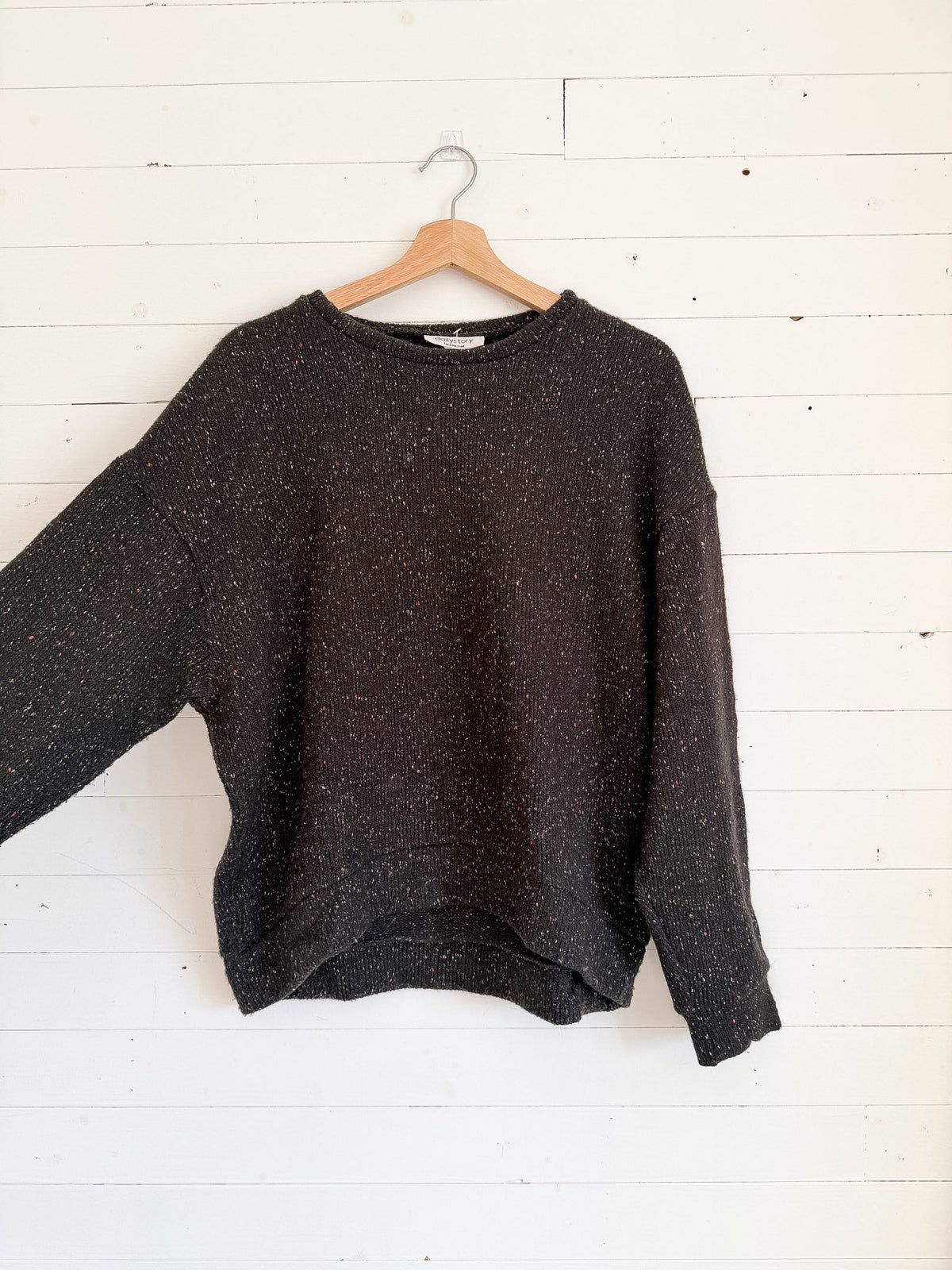 Dailystory - Chandail en tricot brun moucheté d'orange et de beige – seconde main