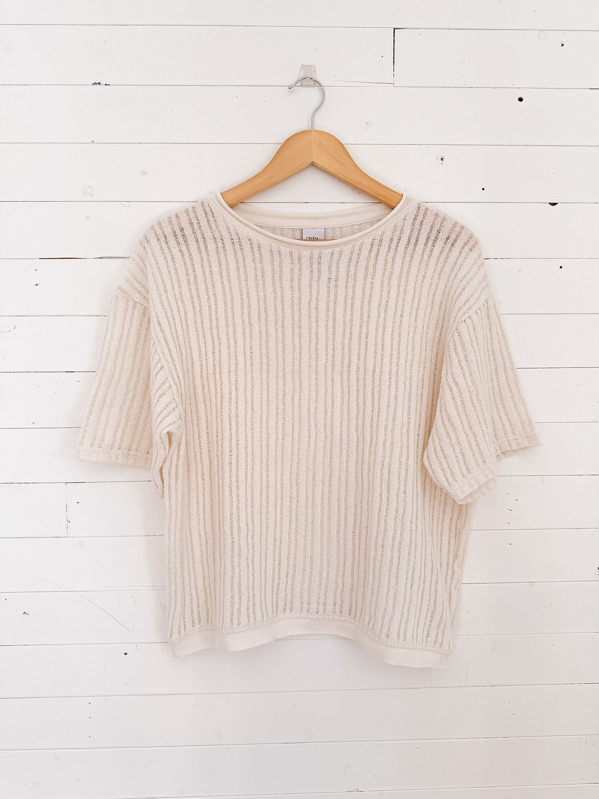 Chandail en maille blanc cassé à manches courtes Zara – seconde main